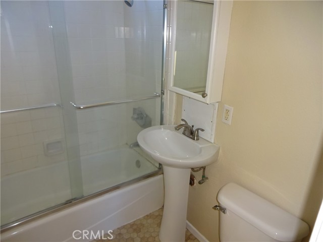 Detail Gallery Image 14 of 21 For 1220 Belmont Ave 2b,  Long Beach,  CA 90804 - 1 Beds | 1 Baths