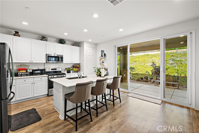 Detail Gallery Image 9 of 23 For 11662 Starlily Ct, Corona,  CA 92883 - 4 Beds | 3 Baths