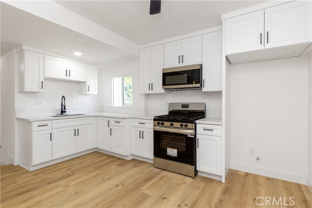 30985 Reservoir Avenue, Nuevo CA: https://media.crmls.org/medias/5b797571-0c0c-4c3a-9662-f80da390b3f6.jpg