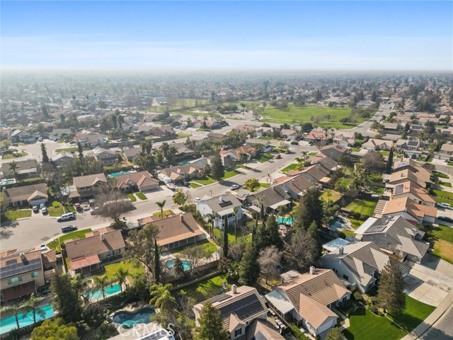 Detail Gallery Image 49 of 56 For 10302 Willow Bend Ct, Bakersfield,  CA 93312 - 4 Beds | 2 Baths