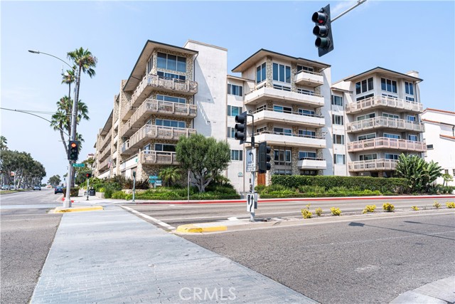 Detail Gallery Image 26 of 34 For 230 S Catalina Ave #303,  Redondo Beach,  CA 90277 - 2 Beds | 2 Baths