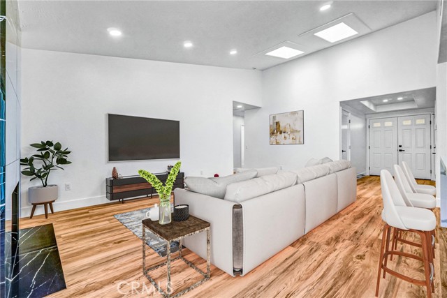 Detail Gallery Image 11 of 23 For 17472 Bellport Cir, Huntington Beach,  CA 92649 - 3 Beds | 2 Baths