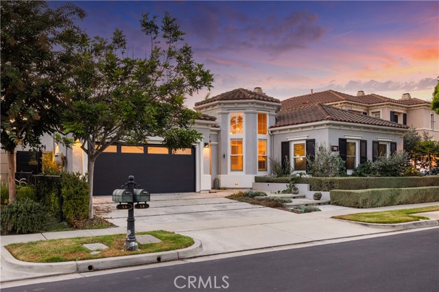 58 Victoria, Newport Beach CA: https://media.crmls.org/medias/5b7bc0af-bf14-4ce0-ad45-dfcd86fd82a8.jpg