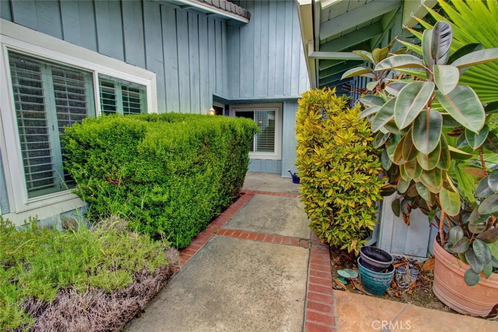 MLS #OC25241006 image #10