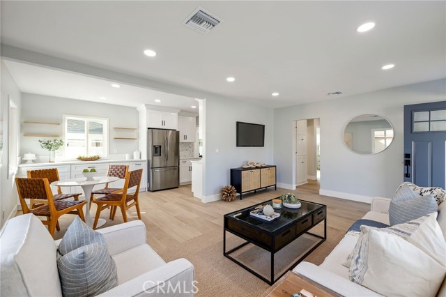 2708 Spreckels Lane, Redondo Beach, California 90278, 3 Bedrooms Bedrooms, ,2 BathroomsBathrooms,Residential,Sold,Spreckels,SB22026607