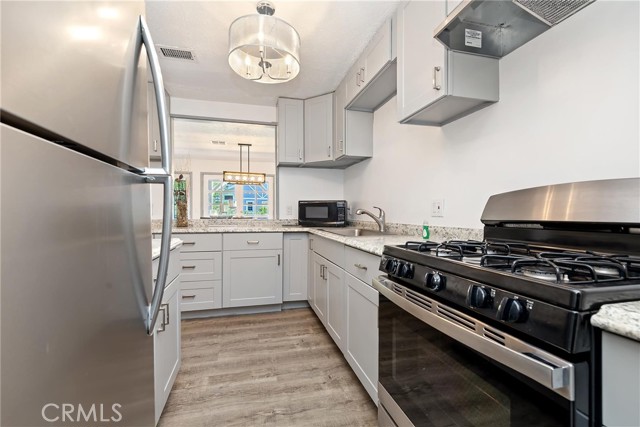 39325 Lodge Road, Fawnskin CA: https://media.crmls.org/medias/5b7ca28a-b402-4e16-b0ee-0c68ed1690a1.jpg