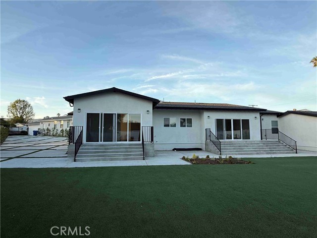 Detail Gallery Image 3 of 20 For 9128 Balcom Ave, Northridge,  CA 91325 - 4 Beds | 3 Baths