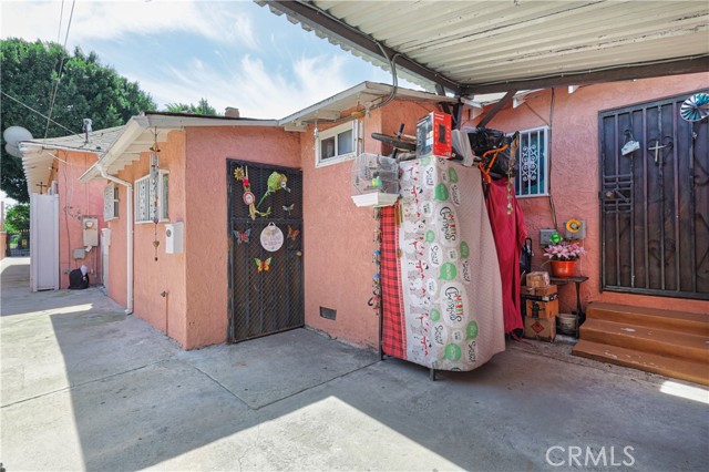 1219 56th Street, Los Angeles, California 90011, 3 Bedrooms Bedrooms, ,1 BathroomBathrooms,Single Family Residence,For Sale,56th,MB24055507