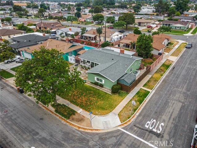 1501 W Baker Avenue, Fullerton CA: https://media.crmls.org/medias/5b7d7b95-5bee-4453-b498-f77a8429cd6a.jpg