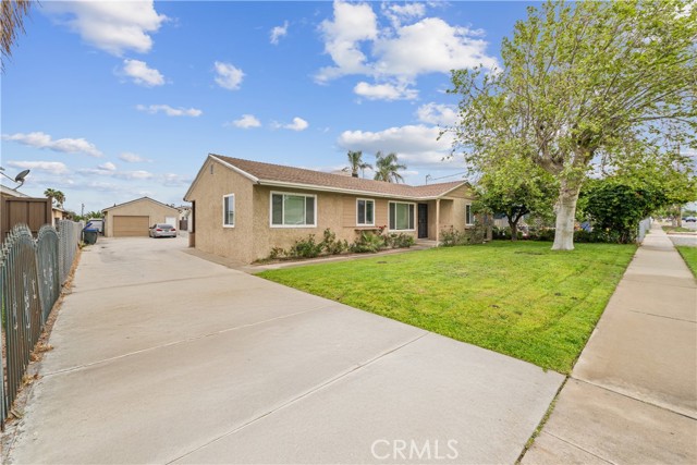 9614 Cypress Avenue, Fontana CA: https://media.crmls.org/medias/5b7db6ed-0739-47d1-9dd9-d3dac92cb77c.jpg