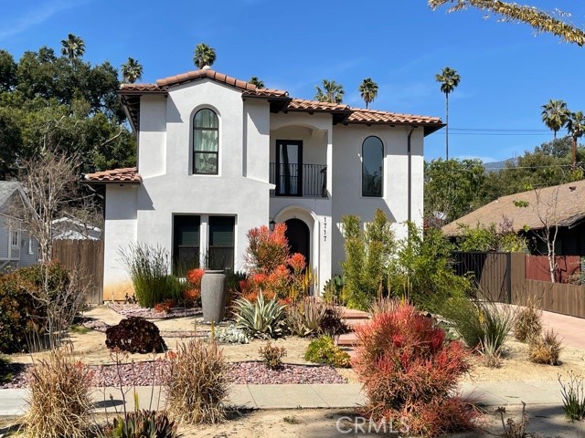 Detail Gallery Image 1 of 15 For 1717 Oakdale St, Pasadena,  CA 91106 - 4 Beds | 5 Baths