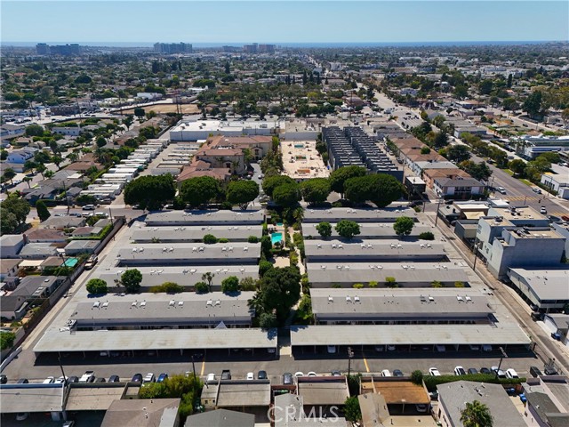 4040 Grand View Blvd, Los Angeles CA: https://media.crmls.org/medias/5b7f07da-1908-4bb6-9b70-6079cc0cf043.jpg