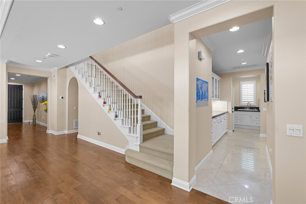 MLS #OC25183394 img 9