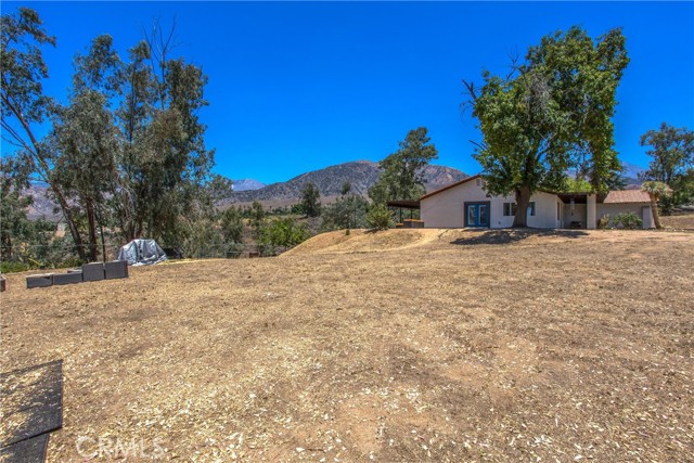 32272 Florida Avenue, Mentone CA: https://media.crmls.org/medias/5b7f9599-99c2-4db5-80dd-fb0dde03f484.jpg