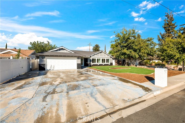 Detail Gallery Image 2 of 25 For 40864 Johnston Ave, Hemet,  CA 92544 - 3 Beds | 2 Baths