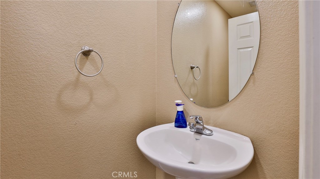 https://media.crmls.org/medias/5b807086-e160-42e5-9856-68f8d0749ffd.jpg?preset=X-Large