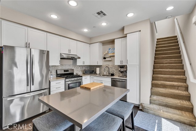 823 104 Anaheim Boulevard, Anaheim CA: https://media.crmls.org/medias/5b81134f-6626-47ca-a163-74d2551f3a38.jpg