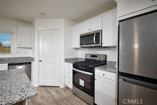 Detail Gallery Image 8 of 18 For 30715 Operetta St, Winchester,  CA 92596 - 3 Beds | 2/1 Baths