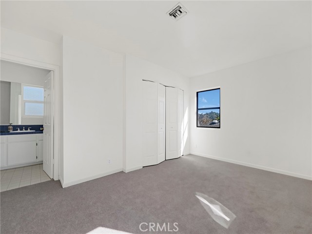 Detail Gallery Image 37 of 55 For 345 S Beachwood Dr, Burbank,  CA 91506 - 5 Beds | 3 Baths