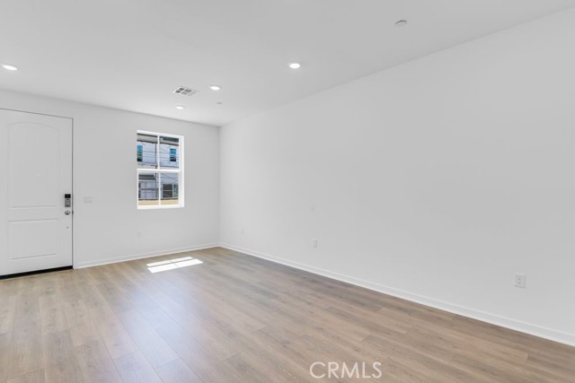 Detail Gallery Image 5 of 21 For 34581 Ciruela Ave, French Valley,  CA 92596 - 3 Beds | 2/1 Baths