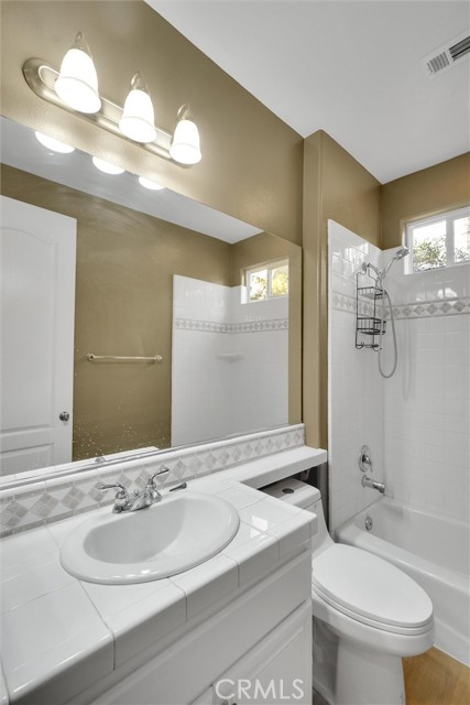 29138 Harmony Way, Saugus CA: https://media.crmls.org/medias/5b828b7b-f914-4e7d-ad64-ea2b13e7570c.jpg