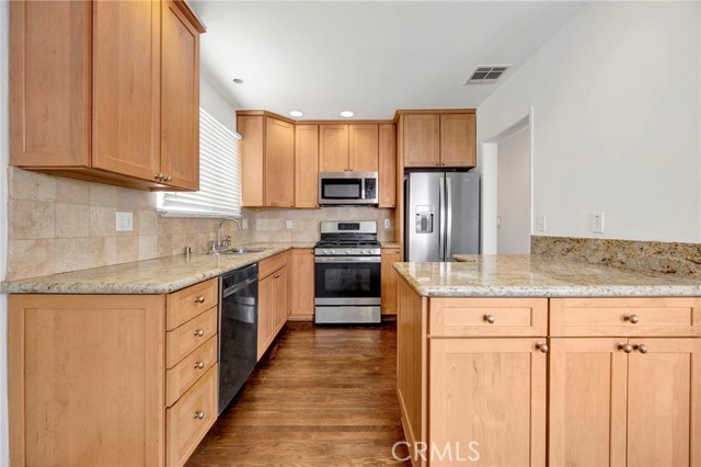 Detail Gallery Image 6 of 27 For 7931 Vantage Ave, North Hollywood,  CA 91605 - 3 Beds | 2 Baths