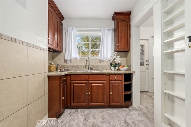 Detail Gallery Image 11 of 27 For 1159 W 54th St, Los Angeles,  CA 90037 - – Beds | – Baths