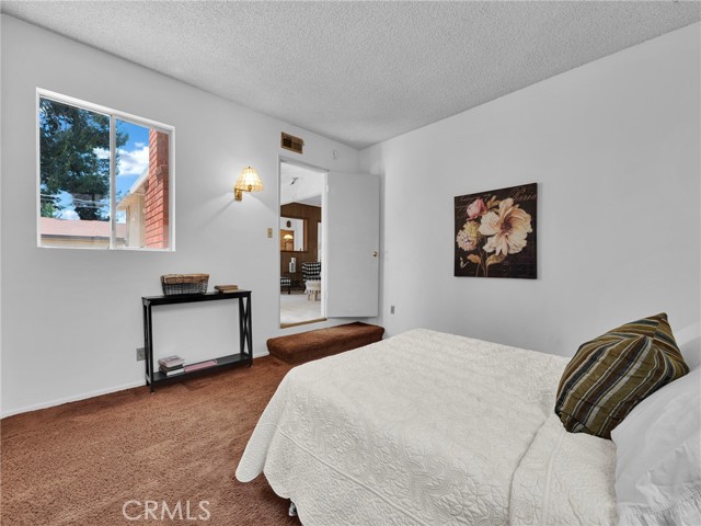 Detail Gallery Image 16 of 32 For 9952 Noble Ave, –,  CA 91345 - 4 Beds | 2 Baths