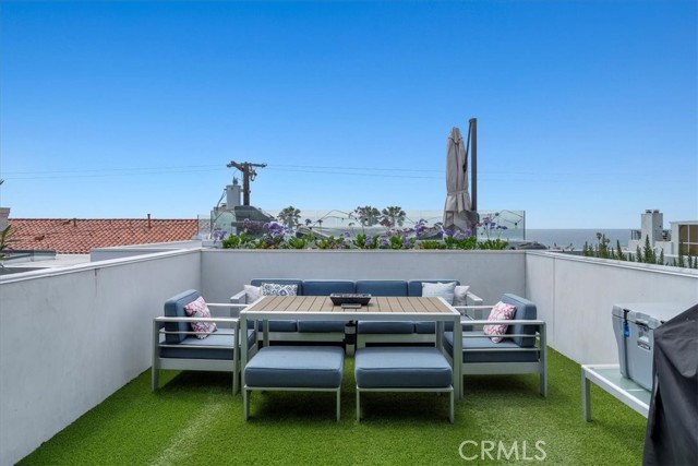 Detail Gallery Image 3 of 50 For 1501 Monterey Bld, Hermosa Beach,  CA 90254 - 4 Beds | 3/1 Baths