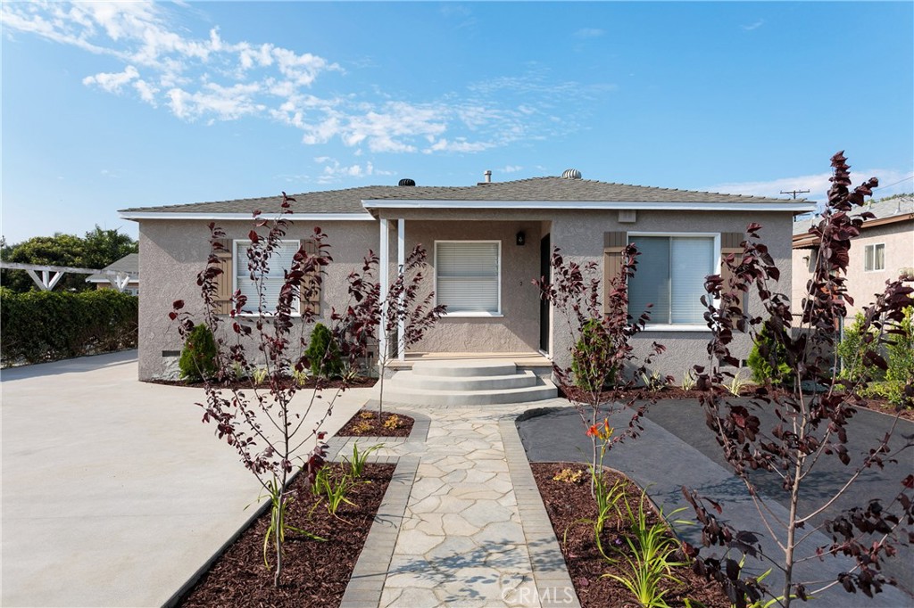 Triplex at 783 E Grand