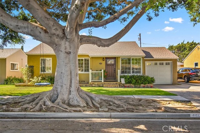 Detail Gallery Image 3 of 39 For 2111 Albury Ave, Long Beach,  CA 90815 - 3 Beds | 2 Baths