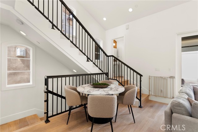 Detail Gallery Image 7 of 21 For 606 1/2 Marigold Ave, Corona Del Mar,  CA 92625 - 2 Beds | 2/1 Baths