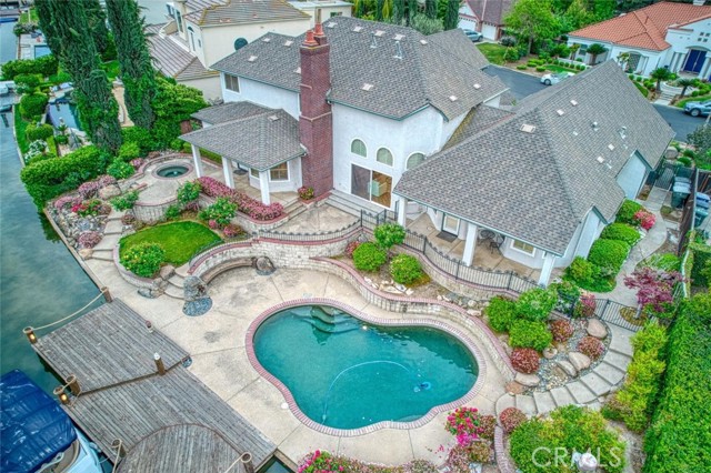 Detail Gallery Image 5 of 50 For 529 E Chesapeake Cir, Fresno,  CA 93730 - 4 Beds | 3/1 Baths