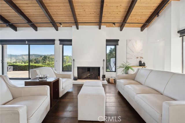 Detail Gallery Image 13 of 67 For 4372 Park Vicente, Calabasas,  CA 91302 - 4 Beds | 4/1 Baths