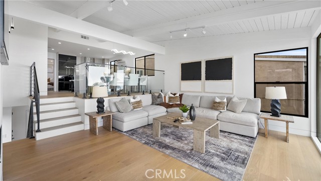 Detail Gallery Image 9 of 55 For 1095 Miramar, Laguna Beach,  CA 92651 - 3 Beds | 2 Baths