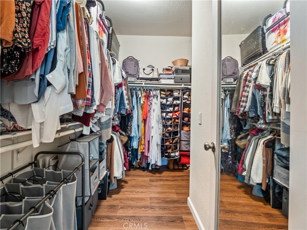 https://media.crmls.org/medias/5b86b7b5-9f50-411d-be33-60a285126f0a.jpg?preset=X-Large