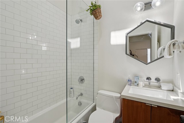 1401 Termino Avenue, Long Beach CA: https://media.crmls.org/medias/5b86f657-6ac5-4d1d-93a9-4ec2c368c8c5.jpg