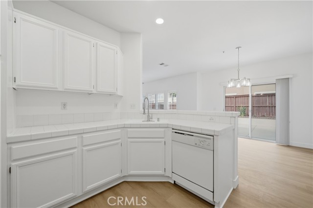 Detail Gallery Image 10 of 43 For 39668 Princeton #B,  Murrieta,  CA 92563 - 3 Beds | 3 Baths