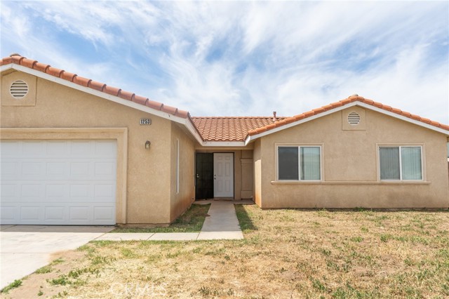 Detail Gallery Image 3 of 29 For 1253 Beaumont Ave, Beaumont,  CA 92223 - 4 Beds | 2 Baths