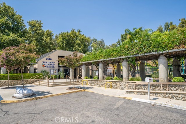 202 Chandler W, Highland CA: https://media.crmls.org/medias/5b886d06-967f-4174-9f9b-f8daa321429c.jpg