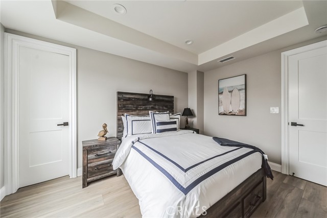 Detail Gallery Image 17 of 30 For 506 Clubhouse Ave #B,  Newport Beach,  CA 92663 - 5 Beds | 6 Baths