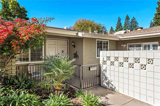 Detail Gallery Image 2 of 20 For 80 Calle Aragon #D,  Laguna Woods,  CA 92637 - 2 Beds | 2 Baths