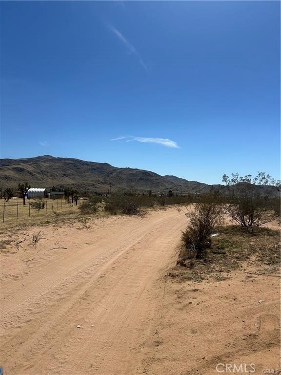 Detail Gallery Image 4 of 11 For 2 Fairview Valley Rd, Apple Valley,  CA 92307 - – Beds | – Baths