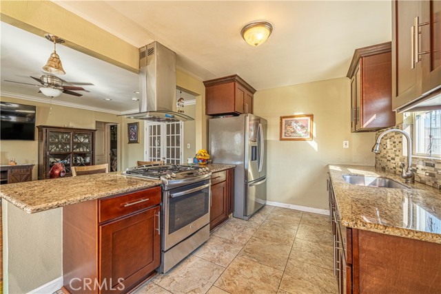 1915 E 55th Street, Long Beach CA: https://media.crmls.org/medias/5b8a2154-4620-4bc8-9186-17a402102915.jpg