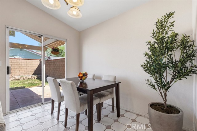 Detail Gallery Image 10 of 19 For 2416 Oakgrove St, Rosamond,  CA 93560 - 3 Beds | 2 Baths