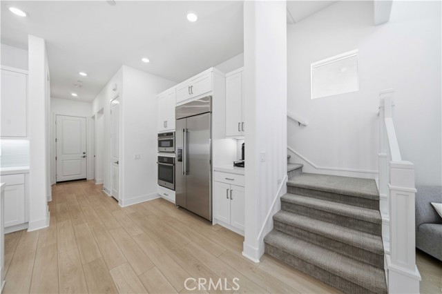 Detail Gallery Image 17 of 69 For 27516 Golden Currant Pl, Valencia,  CA 91381 - 4 Beds | 4/1 Baths