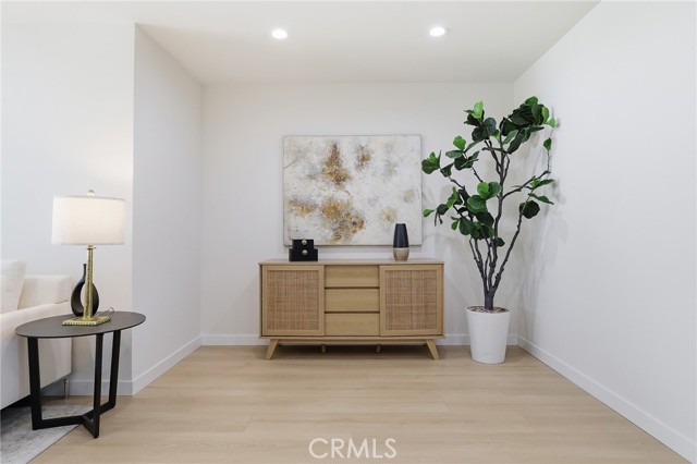 Detail Gallery Image 10 of 46 For 9651 Comanche, Chatsworth,  CA 91311 - 3 Beds | 2 Baths