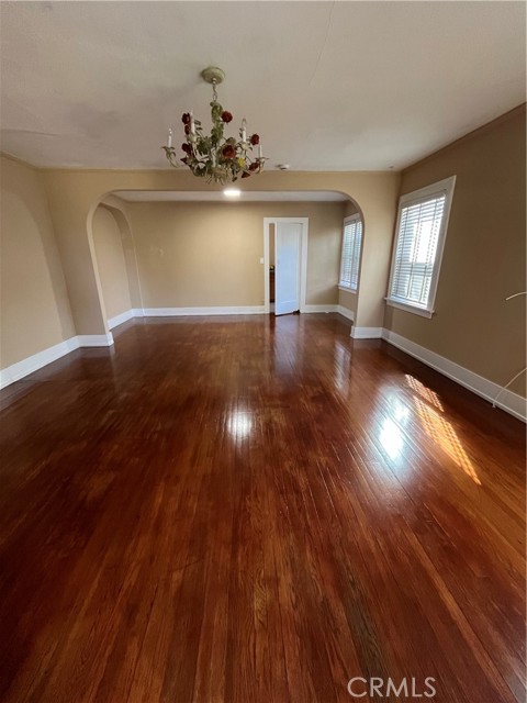 Detail Gallery Image 3 of 6 For 14458 Brand Ave, San Fernando,  CA 91340 - 2 Beds | 1 Baths