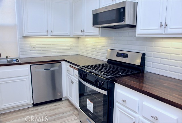Detail Gallery Image 32 of 49 For 20030 Livorno Way, Porter Ranch,  CA 91326 - 4 Beds | 3 Baths
