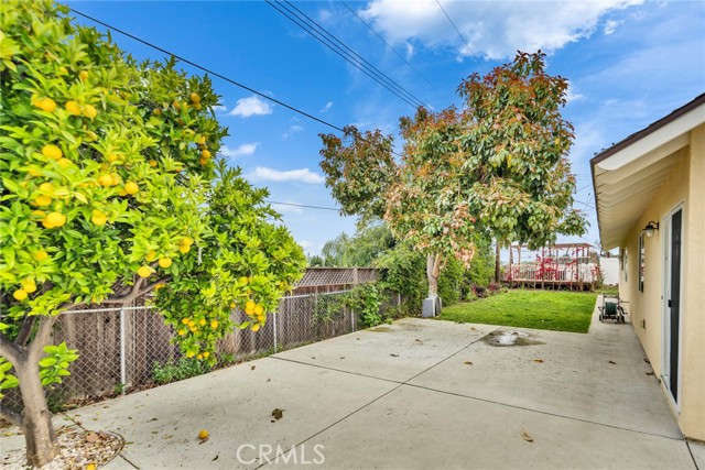 1954 Los Cerros Drive, Diamond Bar CA: https://media.crmls.org/medias/5b8bf104-2b6a-4f24-8885-93cac0cd84ea.jpg
